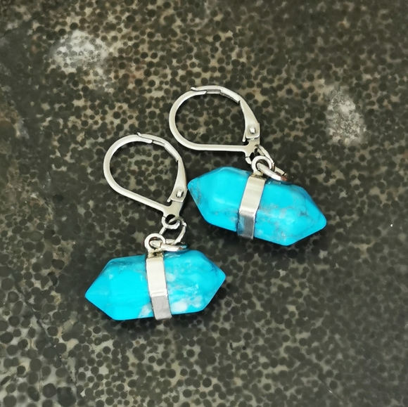 Handmade Turquoise Howlite Double Point Earrings - Picture 2 of 3